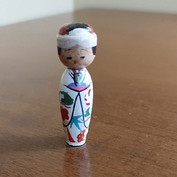 Handmade Other - Miniature Kokeshi Doll Japanese Hand Crafted Wood Painted Kimono White Red Green